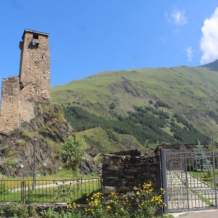 Gasthaus Warm House Kazbegi Exterior foto